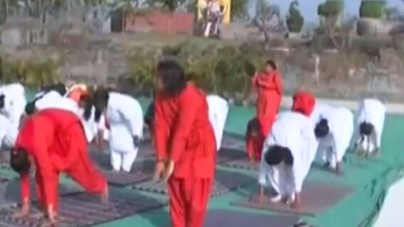 યોગ ભગાવે રોગ: યોગાસન તંદુરસતી જાળવવા માટે કારગર, જુઓ ગુજરાતી ન્યુઝ