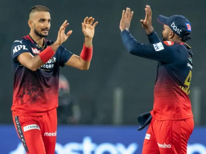 IPL 2022: पिछले चार मुकाबलों में खतरनाक गेंदबाजी कर चुके हैं हर्षल पटेल, बहन की डेथ की वजह से बायो-बबल से हुए बाहर