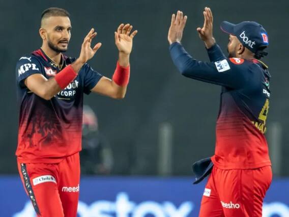 IPL 2022: पिछले चार मुकाबलों में खतरनाक गेंदबाजी कर चुके हैं हर्षल पटेल, बहन की डेथ की वजह से बायो-बबल से हुए बाहर IPL 2022: पिछले चार मुकाबलों में खतरनाक गेंदबाजी कर चुके हैं हर्षल पटेल, बहन की डेथ की वजह से बायो-बबल से हुए बाहर