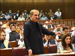 पाकिस्तान में PM पद के नामांकन के दौरान नोंकझोक, PMLN नेता से शाह महमूद कुरैशी की हुई तीखी बहस