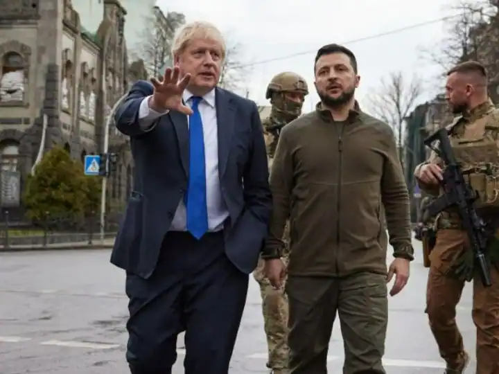 Ukraine-Russia War: ਕੀਵ ਦੀਆਂ ਸੜਕਾਂ 'ਤੇ ਘੁੰਮਦੇ ਦਿਖੇ ਪੀਐਮ ਬੋਰਿਸ ਜੌਨਸਨ ਤੇ ਜ਼ੇਲੇਨਸਕੀ, ਲੋਕਾਂ ਤੋਂ ਪੁੱਛਿਆ ਹਾਲ