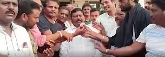 AP New Ministers Celebrations: సంబరాల్లో మంత్రిమండలిలో స్థానం దక్కించుకున్న ఎమ్మెల్యేల అనుచరులు