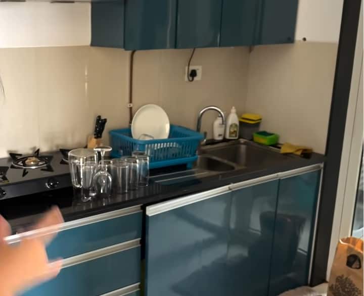 ये है आलिया कश्यप का किचन जो काफी सिंबल सोबर है.