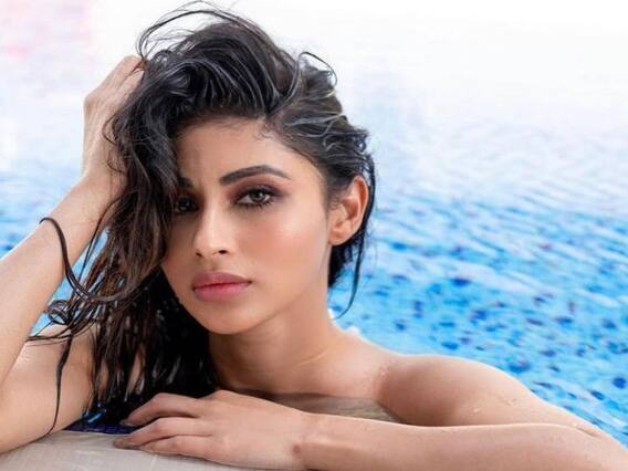 MouniRoy: క్యూట్ నాగిని గ్లామరస్ ఫోటోలు MouniRoy: క్యూట్ నాగిని గ్లామరస్ ఫోటోలు