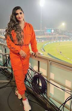 પાકિસ્તાની ક્રિકેટરની વાઈફ છે હિરોઈન કરતા પણ સુંદર, જુઓ ગ્લેમરસ તસવીરો