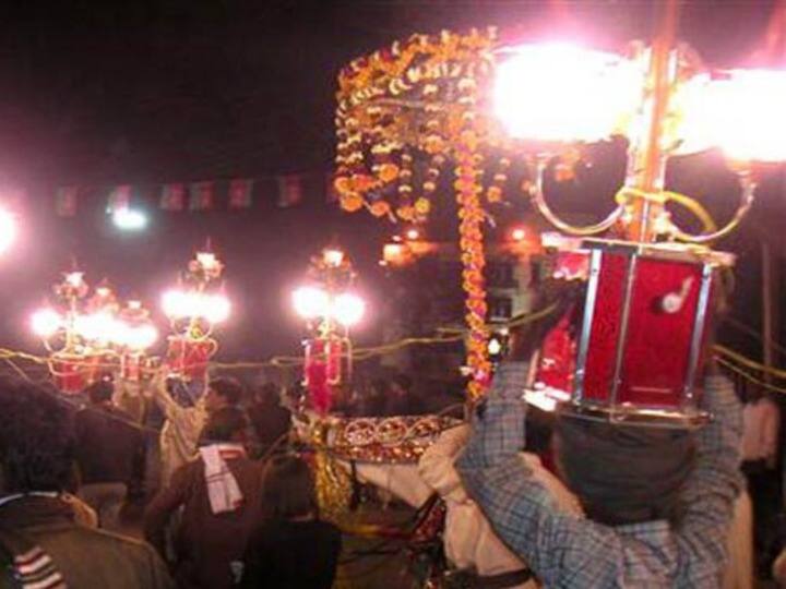 MP News: मंदिर के सामने डीजे बजाने पर दलित की बारात पर पथराव, एससी-एसटी एक्ट में केस दर्ज, छह गिरफ्तार Madhya Pradesh Jirapur Rajgarh Stone pelting at Dalit procession for playing DJ MP News: मंदिर के सामने डीजे बजाने पर दलित की बारात पर पथराव, एससी-एसटी एक्ट में केस दर्ज, छह गिरफ्तार