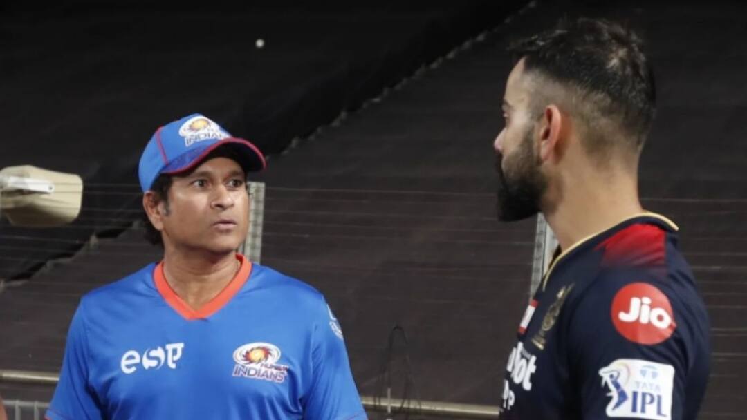 IPL 2022: Virat Kohli met Sachin Tendulkar after RCB-MI match on Saturday says Always a pleasure to see you paji Kohli Meets Sachin: ‘পাজি, তোমার সঙ্গে দেখা হলে সবসময় ভাল লাগে’, সচিনকে কুর্ণিশ বিরাটের