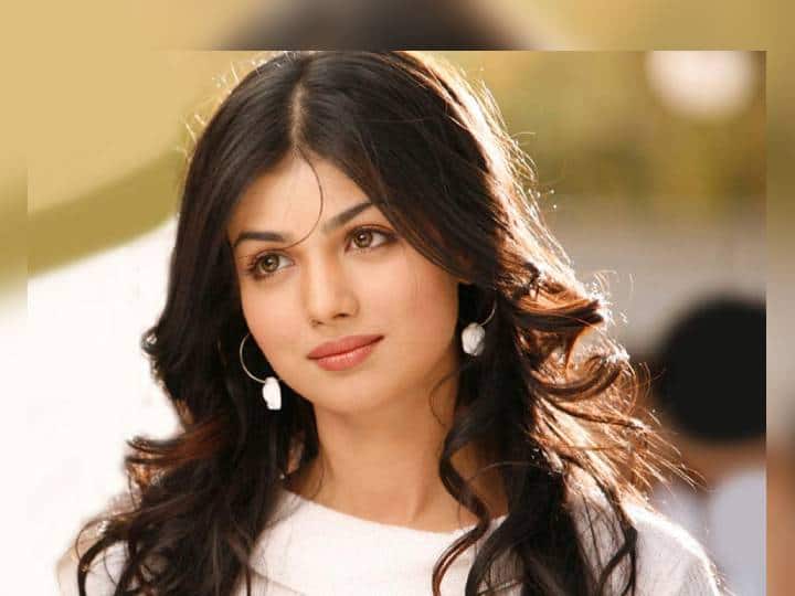 Happy Birthday Ayesha Takia actress married and leave Bollywood industry Happy Birthday Ayesha Takia : सलमानच्या ‘वॉन्टेड’मधून मिळवली तुफान लोकप्रियता, आता लग्न करून संसारात रमलीये आयेशा टाकिया!