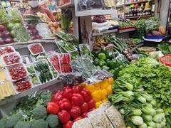 Delhi News: राजधानी में आसमान पर सब्जियों के दाम, हरी मिर्च से लेकर अदरक और नींबू ने तोड़ा रिकॉर्ड, जानें- कीमतें