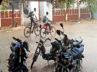 திண்டுக்கல் : கொட்டித் தீர்த்த கோடை மழை - மகிழ்ச்சியில் பொதுமக்கள்