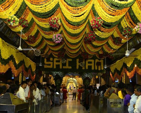 शिर्डीत रामनवमीचा उत्सव; खास सजावट नक्की पाहा