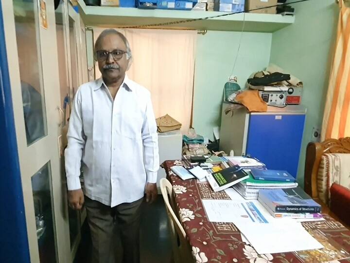 Anantapur Old man Achieves 140th rank in gate entrance exam planning to Join in IIT Collage Anantapur: కాలేజీకి వెళ్తున్న తాతయ్య, గేట్ పరీక్షలో ఏకంగా 140వ ర్యాంకు - 60 ఏళ్ల వయసులో చదువులో టాపర్