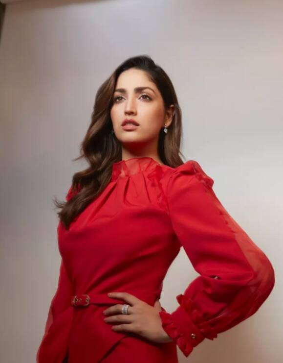 আপাতত দর্শকদের মনে রাজত্ব করছেন অভিনেত্রী ইয়ামি গৌতম। সদ্য মুক্তিপ্রাপ্ত 'দশভি'-তে আইপিএস অফিসারের ভূমিকায় নজর কেড়েছেন তিনি। তাঁর অভিনয় ক্ষমতাও নতুন মাত্রা পেয়েছে।