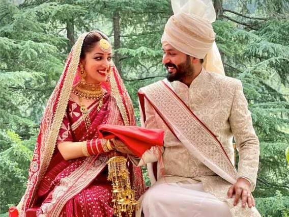 डिजाइनर ने लहंगा देने से कर दिया था इंकार तो मां की साड़ी पहन यामी गौतम ने लिए सात फेरे, खूब बटोरी थीं सुर्खियां डिजाइनर ने लहंगा देने से कर दिया था इंकार तो मां की साड़ी पहन यामी गौतम ने लिए सात फेरे, खूब बटोरी थीं सुर्खियां