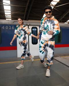 Dev Rukmini: মেট্রো সফরে দেব-রুক্মিণী, গীটার বাজিয়ে 'কিশমিশ'-এর গান, ছবির প্রচারে রইল অভিনবত্ব