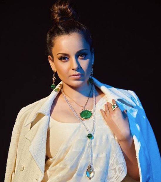 ਵ੍ਹਾਈਟ ਆਫ ਸ਼ੋਲਡਰ ਡ੍ਰੈੱਸ 'ਚ ਕੰਗਨਾ ਨੇ ਢਾਹਿਆ ਕਹਿਰ