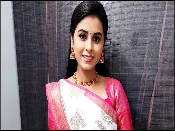 Cooku with Comali' fame Vijay TV actress to debut in Tamil cinema as heroine நடிகர் சதீஸ் படத்தில் குக் வித் கோமாளி பிரபலம் ரித்திவிகா!