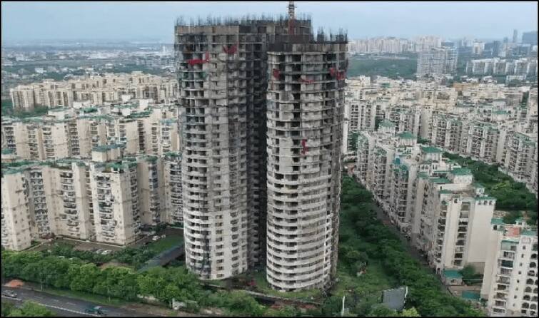 Demolition test blast at Noida's Supertech twin tower; 5 kg explosives used માત્ર 9 સેકેંડમાં તોડી પાડવામાં આવશે  40 માળની બિલ્ડીંગના બે ટાવર,  કાટમાળ હટાવવામાં લાગશે ત્રણ મહિના!