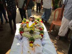 மகிழ்ச்சியாக ஒரு இறுதி ஊர்வலம்.! சவ வேடிக்கை நடத்தும் ஊர் மக்கள்! வினோத நேர்த்திக்கடன்!