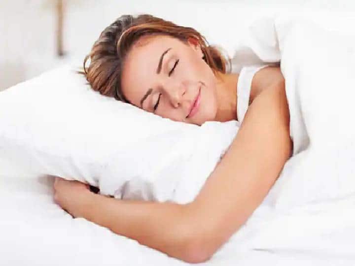 Do you have the habit of sleeping in AC Know the side effects Health Tips : उकाड्यामुळे एसीमध्ये झोपायची सवय लागलीये? जाणून घ्या काय होतील याचे दुष्परिणाम...