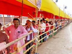 Ram Navami 2022: रात के 12 बजे ही खुल गया था पटना के महावीर मंदिर का गेट, दो किलोमीटर तक लगी लंबी लाइन