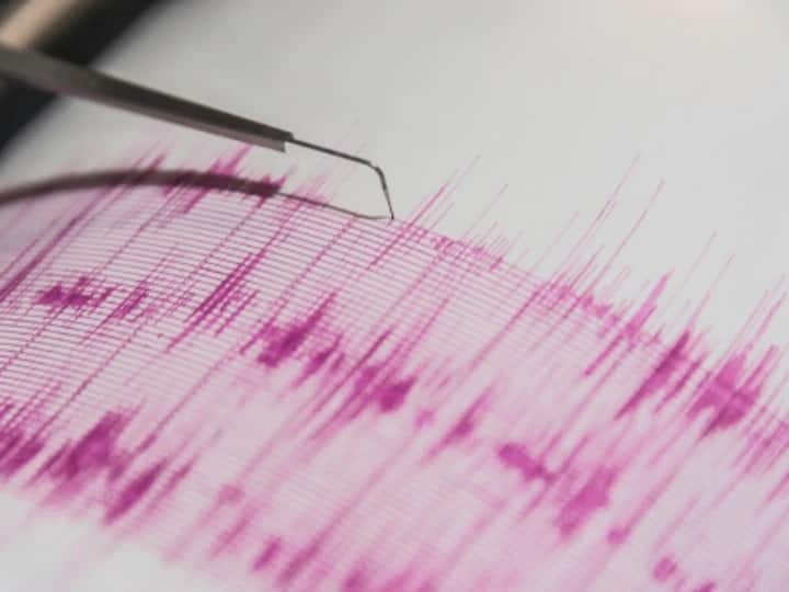 Two earthquakes in Hasori area in 24 hours Citizens are afraid Maharashtra Latur News Maharashtra Latur News : हासोरी परिसरात 24 तासांत भूकंपाचे दोन धक्के; नागरिक भयभीत