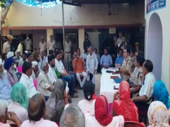 Rajasthan: प्रशासन से परमिशन लेकर अलवर में निकाला जा सकेगी धार्मिक जुलूस, अभी लागू है धारा 144 Rajasthan: प्रशासन से परमिशन लेकर अलवर में निकाला जा सकेगी धार्मिक जुलूस, अभी लागू है धारा 144