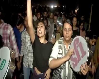 Ram Navami Clash in JNU allegedly over non-veg food in mess on Ram Navami Ram Navami JNU : রামনবমীতে আমিষ খাওয়া নিয়ে ধুন্ধুমার, রক্ত ঝরল JNU তে,  সংঘর্ষে এবিভিপি - বাম ছাত্র সংগঠন