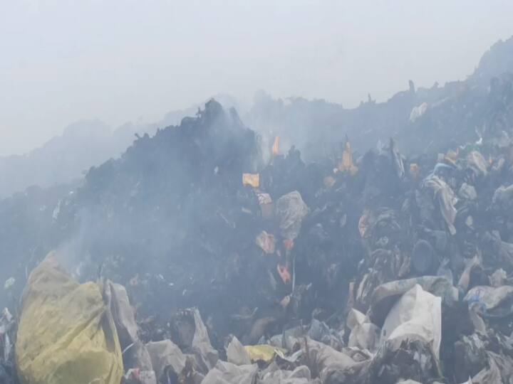 Kanchipuram municipality Garbage Depot fire in last few days pollution control board fine to 1.33c for kanchipuram municipality 24 மணி நேரம் எரியும் குப்பை: காஞ்சிபுரம் மாநகராட்சிக்கு 1.33 கோடி ரூபாய் அபராதம்