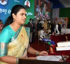 Vidadala Rajini Oath Taking Ceremony as A Minister: విడదల రజినీ మంత్రిగా ప్రమాణ స్వీకారం| ABP Desam