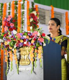 KV Ushasri Charan Takes Oath As Minister for the First Time: తొలిసారి మంత్రిగా ఉషశ్రీ చరణ్