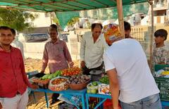 Natural Farming:  હળવદ તાલુકાના પ્રાકૃતિક ખેતી કરતાં ખેડૂતો સ્ટોલ લગાવીને ગ્રાહકોને સીધો જ માલ વેચીને કરે છે કમાણી