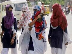 Delhi Weather Update: दिल्ली में अगले चार दिन गर्म लू से मिलेगी राहत, हल्के बादल छाए रहने के भी आसार