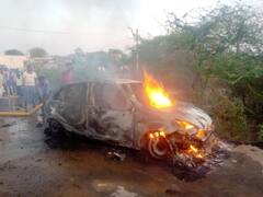 Rajasthan News: कोटा में चलती कार बनी आग का गोला, पांच लोगों ने कूदकर बचाई जान