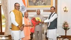 CM Yogi Adityanath दिल्ली में राष्ट्रपति से मिले, दोनों डिप्टी सीएम भी रहे मौजूद