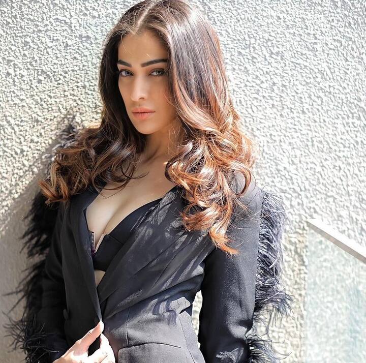 ఆ తర్వాత హీరోయిన్ గా కొన్ని చిత్రాల్లో నటించినా.. పెద్దగా గుర్తింపు రాలేదు. (Photo Courtesy: Raai LaxmiInstagram)