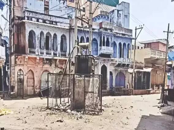 Rajasthan News: करौली में बढ़ाया गया नाइट कर्फ्यू का समय, जानें- क्या है नई गाइडलाइन? Rajasthan News: करौली में बढ़ाया गया नाइट कर्फ्यू का समय, जानें- क्या है नई गाइडलाइन?