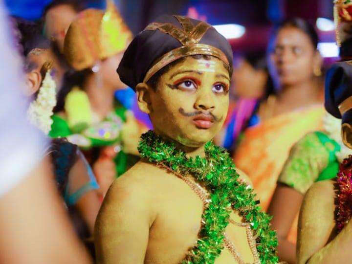 கண்களால் மிரட்டும் கருப்ப சாமி சித்திரைத் திருவிழா க்கிளிக்ஸ்