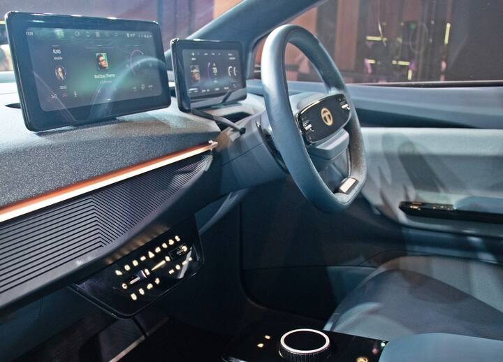 Tata ने म्हटले आहे की Curvv ची उत्पादन-तयार व्हर्जन 2024 मध्ये लॉन्च केले जाईल. EV  व्हर्जनमध्ये आम्ही लवकरच ICE बेस्ड मॉडेल्सची अपेक्षा करतो. ही कार लॉन्च केल्यावर Hyundai Creta, Kia Seltos, Nissan Kicks तसेच मारुती सुझुकी आणि Toyota च्या भविष्यातील SUV मॉडेल्सना दमदार टक्कर देईल यात मात्र शंका नाही.