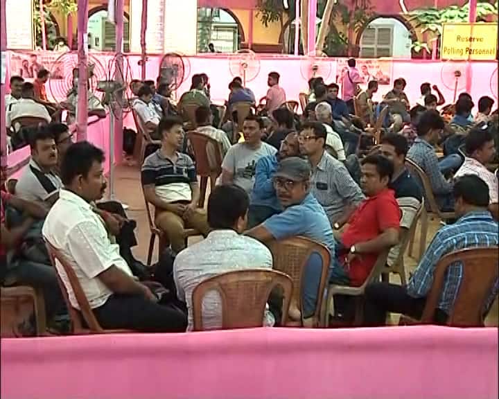 প্রতি বুথে থাকবেন কেন্দ্রীয় বাহিনীর দুই জওয়ান। ২০০ মিটারের বাইরে থাকবে কেন্দ্রীয় বাহিনী ও রাজ্য পুলিশ।