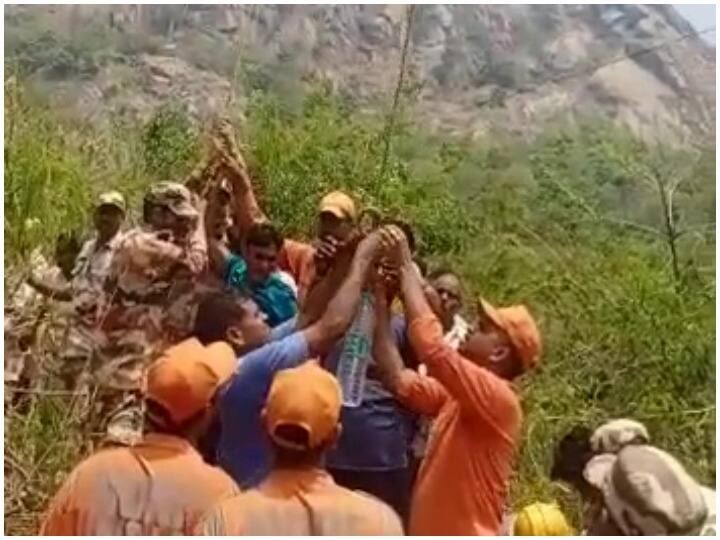 झारखंड पर्यटन विभाग के अनुसार, यह रोपवे बाबा बैद्यनाथ मंदिर से करीब 20 किलीमीटर दूर स्थित है और यह 766 मीटर लंबा है जबकि पहाड़ी 392 मीटर ऊंची है.