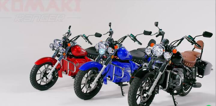 Komaki Ranger: कोमाकी रेंजर एक इलेक्ट्रिक बाइक है जो क्रूजर स्टाइल में है. इसमें 3.6kWh की बैटरी मिलती है, जिसके बारे में कोमाकी का दावा है कि यह मैक्सिमम 200 किमी की रेंज के लिए अच्छी है. पावर 4kW BLDC मोटर से आती है जो इसे 80kph की टॉप स्पीड का दावा करती है. इसकी दिल्ली में एक्स शोरूम कीमत 174500 रुपये है.