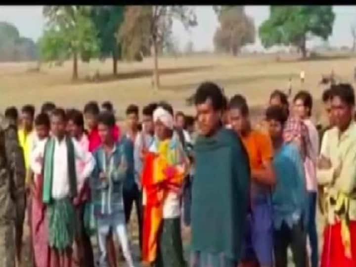 Three Odisha girls found hanging from tree in suicide pact Odisha: ஒரே மரத்தில் 3 இளம் பெண்களின் உடல்கள்.. தற்கொலையா? கொலையா? விசாரணை தீவிரம்!