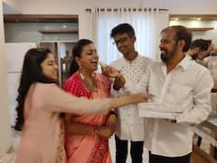 Minister Roja: మంత్రిగా రోజా తన ఫస్ట్ సెల్ఫీ ఎవరితో తీసుకున్నారో చూశారా?