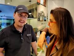 फराह खान ने न्यूयॉर्क में फ्री में मांगे स्नैक्स, करण जौहर ने शेयर किया वीडियो तो भड़क गईं फिल्ममेकर