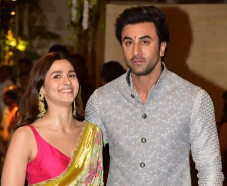 Ranbir kapoor alia bhatt wedding news and latest updates alia and ranbir exchange vows on wedding day  Ranbir Kapoor-Alia Bhatt Wedding: સાત ફેરા પહેલા દુલ્હા-દુલ્હન કરશે આ કામ, લગ્નના દિવસને બનાવશે ખાસ!