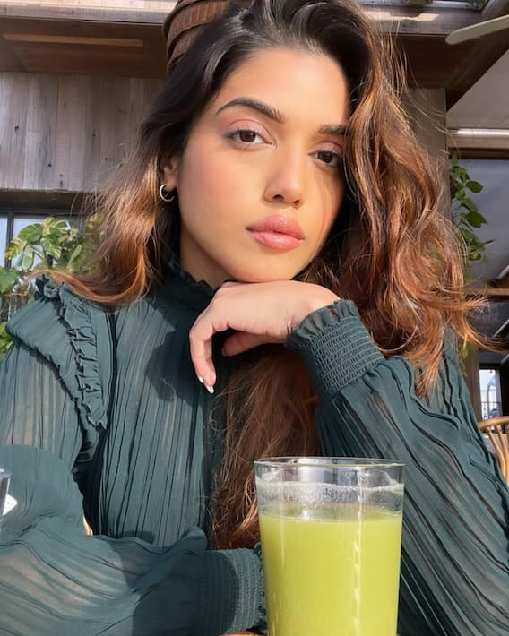 Photo: Bhumi Pednekar is looking heavier than sister 'Samiksha', see photo