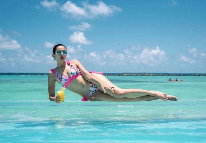 બિકિનીમાં સોનાલીનો ખૂબ જ બોલ્ડ અને હોટ અંદાજ જોવા મળી રહ્યો છે.