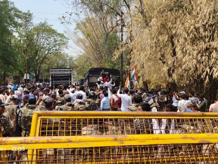 Ujjain News: उज्जैन में बेरोजगारी के खिलाफ युवा कांग्रेस का जोरदार प्रदर्शन, 71 कार्यकर्ता गिरफ्तार, बाद में रिहा MP Youth Congress protest in Ujjain on unemployment 71 workers arrested ANN Ujjain News: उज्जैन में बेरोजगारी के खिलाफ युवा कांग्रेस का जोरदार प्रदर्शन, 71 कार्यकर्ता गिरफ्तार, बाद में रिहा