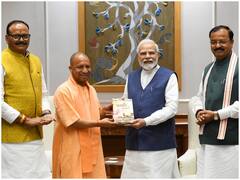 सीएम योगी आदित्यनाथ ने पीएम मोदी से की मुलाकात, दोनों डिप्टी सीएम भी रहे मौजूद